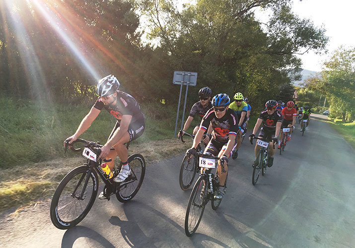 În ce formațiuni pedalează plutonul de ciclism?