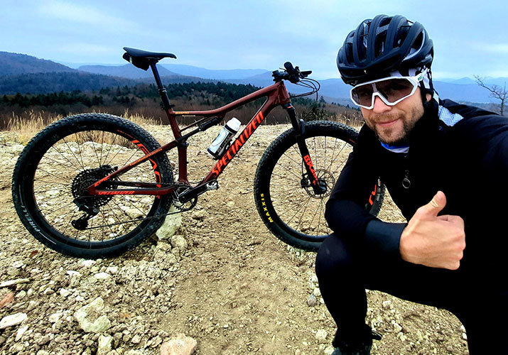 5 AVANTAJE ALE HAINELOR TERMICE PENTRU SPORTURILE DE IARNĂ