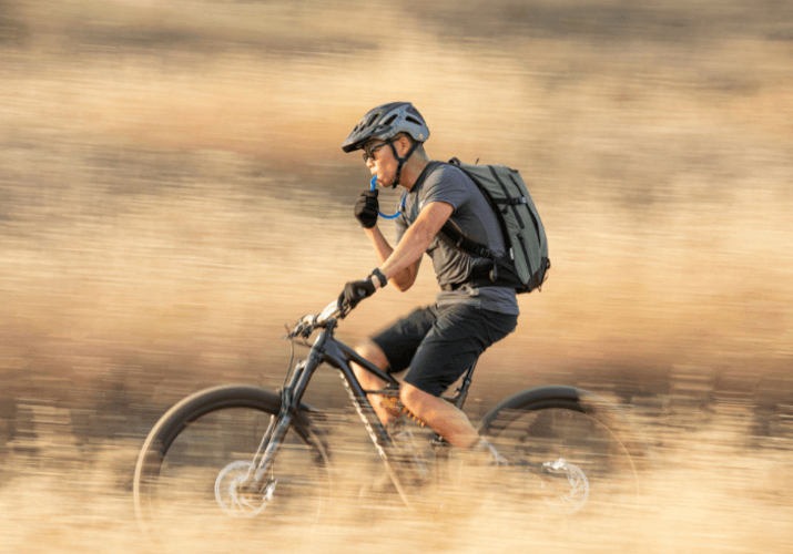 5 motive pentru care vă puteți bucura de ciclism cu CamelBak