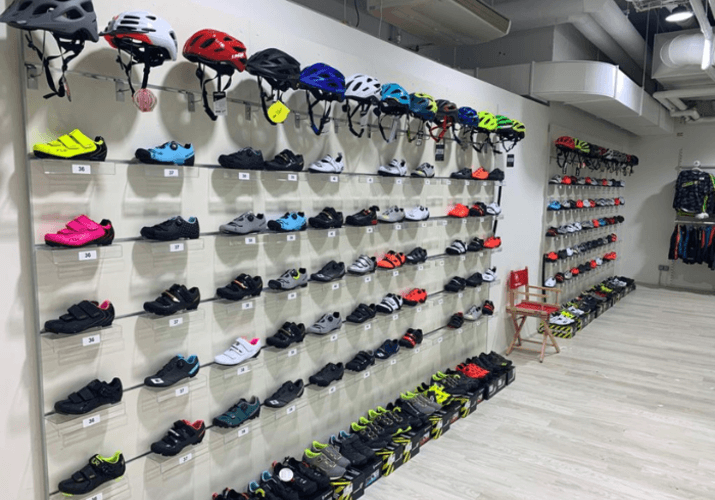 CICLIST ÎNCEPĂTOR: ALEGEREA HAINELOR ȘI A ECHIPAMENTULUI PENTRU TOAMNĂ