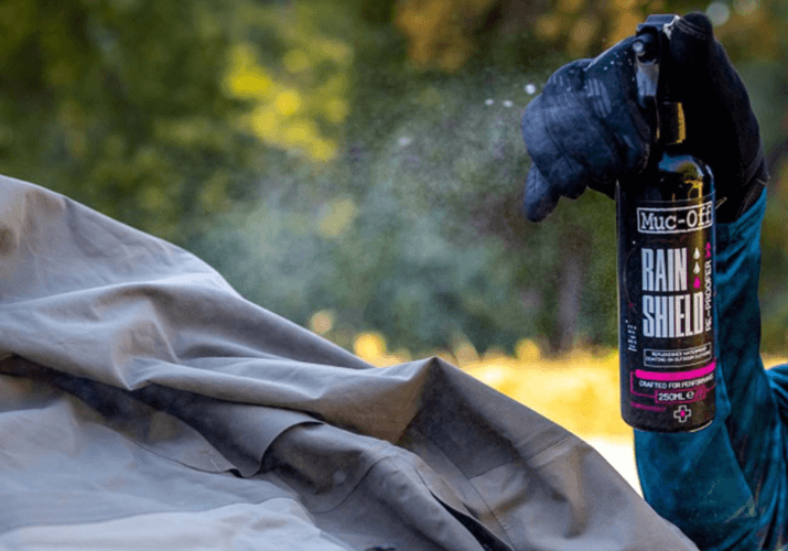 Cum să aveți grijă de hainele de ciclism și cum să le spălați?