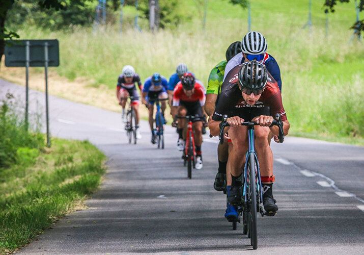 4 motive pentru care o plimbare în grup este IN