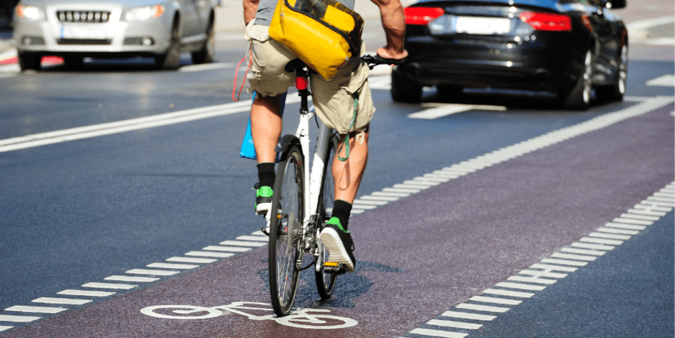 Biciclist și șofer: Pentru cine sunt drumurile?>