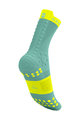 COMPRESSPORT Șosete clasice de ciclism - PRO RACING V4.0 TRAIL - verde deschis/galben