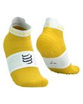 COMPRESSPORT Șosete de gleznă de ciclism - PRO RACING SOCKS V4.0 RUN - galben