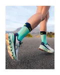 COMPRESSPORT Șosete clasice de ciclism - PRO RACING SOCKS V4.0 ULTRALIGHT RUN - albastru deschis/albastru
