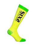 SIX2 Șosete sub genunchi de ciclism - RECOVERY - negru/verde/galben