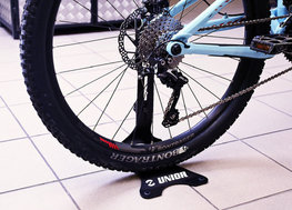 UNIOR suport - STAND - negru