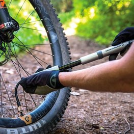 BLACKBURN pompă - CORE - negru