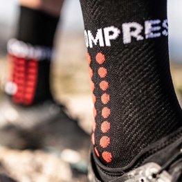 COMPRESSPORT Șosete clasice de ciclism - ULTRA TRAIL - negru