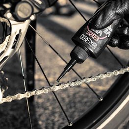 MUC-OFF lubrifiant - eBIKE WET CHAIN LUBE